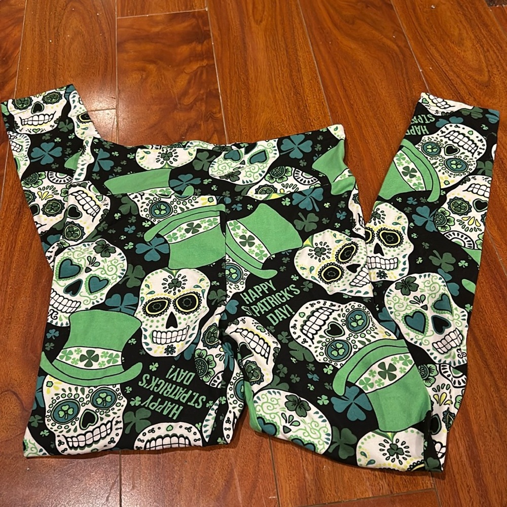 NWT High rise leggings size M